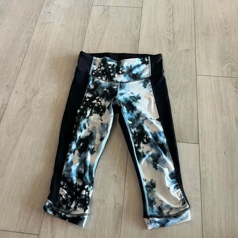 Lululemon Stop At Nothing Crop Black / Mini Blooming Pixie Aquamarine Multi size